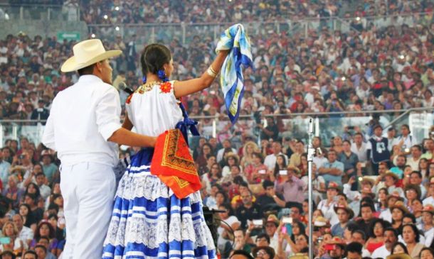 Versos costeños, picardía y tradición: Ajena, Farol y Negro de la Costa