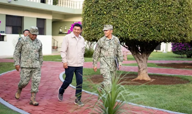 Salomón Jara defiende reordenamiento del transporte en Oaxaca y mantiene diálogo