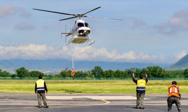 Con tres helicópteros Bell-407 Oaxaca combate incendios forestales