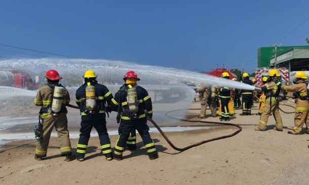 Simulan derrame e incendio por hidrocarburo en Salina Cruz para reforzar protocolos de emergencia