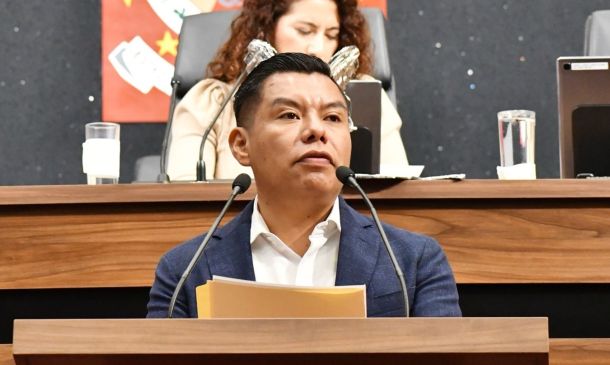 “Cada aula es esperanza”: Benjamín Viveros destaca la educación como motor de paz en Oaxaca