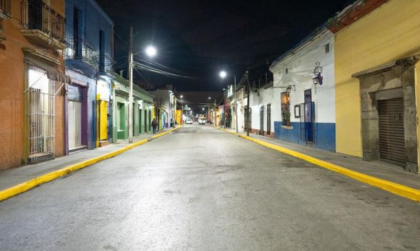 Jara Cruz inaugura Senderos Seguros en Oaxaca: 242 calles con iluminación y videovigilancia