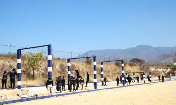 Capacitan en Usepaz a más de 100 policías municipales de cuatro regiones de Oaxaca