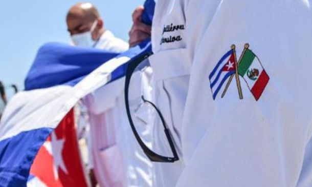 Médicos cubanos refuerzan hospitales IMSS-Bienestar en Oaxaca
