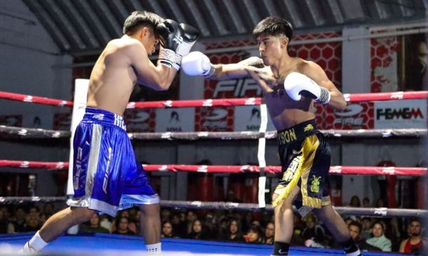 Fuego sobre el ring: el Súper 8 encendió Apizaco con 13 combates
