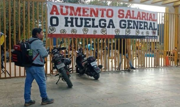 Huelga en la UABJO paraliza clases de 25 mil estudiantes en Oaxaca