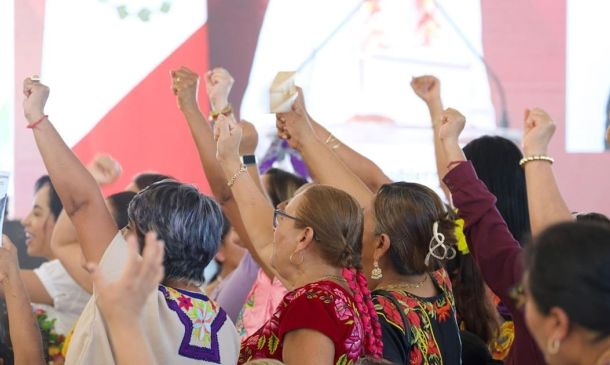 Mujeres podrán jubilarse antes de los 60 años con nueva reforma del ISSSTE