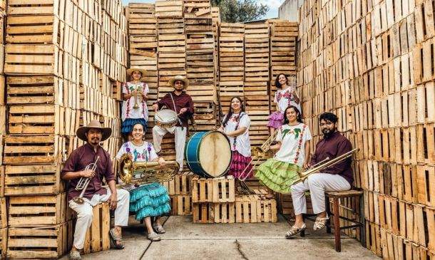 La música de la Costa Chica de Oaxaca conquista Europa con la gira de Mixanteña de Santa Cecilia
