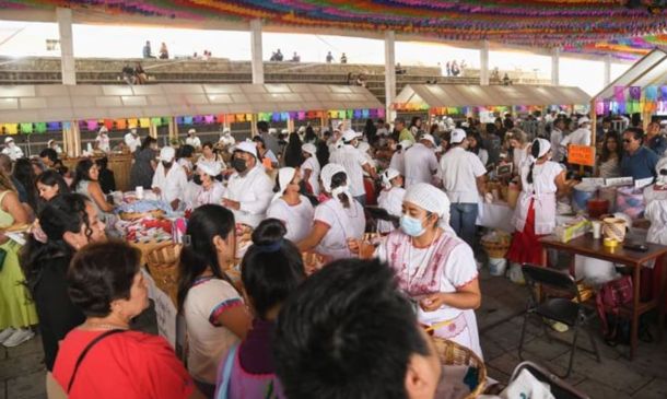 Arranca la Feria del Tejate y del Tamal en la Plaza de la Danza
