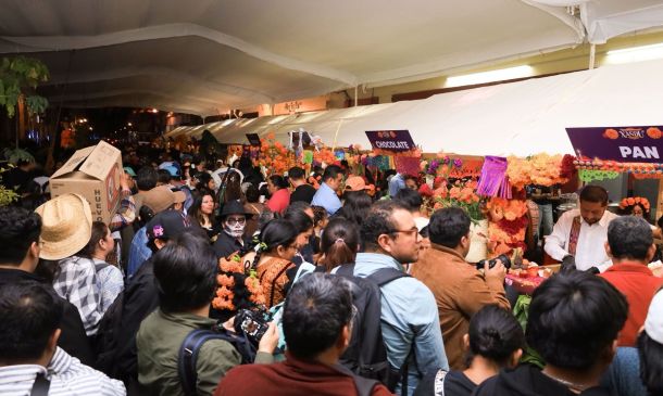 Chocolate, café, pan y tamales protagonizan la Verbena Popular Xandú en Oaxaca