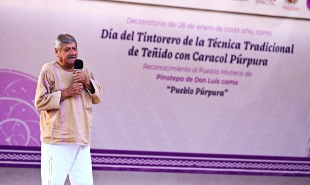 Pinotepa de Don Luis recibe denominación de Pueblo Púrpura y honra a sus maestros tintoreros