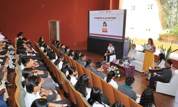 Salomón Jara resalta la importancia de la lectura para fomentar el pensamiento crítico