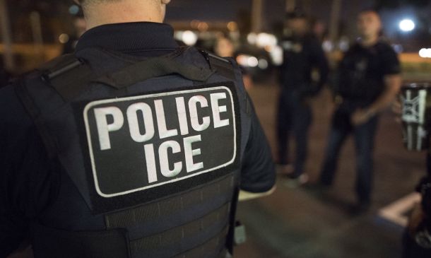 Agente de ICE mata a migrante mexicano que se resistió a ser arrestado en Chicago