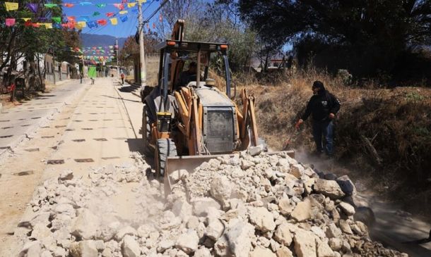 Destinan 6 millones de pesos para mejorar el drenaje en Reyes Etla