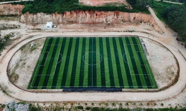 Santos Reyes Nopala avanza en la construcción de su multideportivo