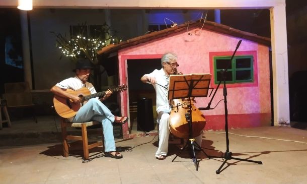 “Danzas del mundo”, una velada magistral de violonchelo solo en Pinotepa Nacional