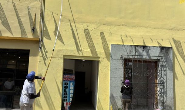 Impulsa Sebienti pintan de fachadas en el centro histórico de la capital