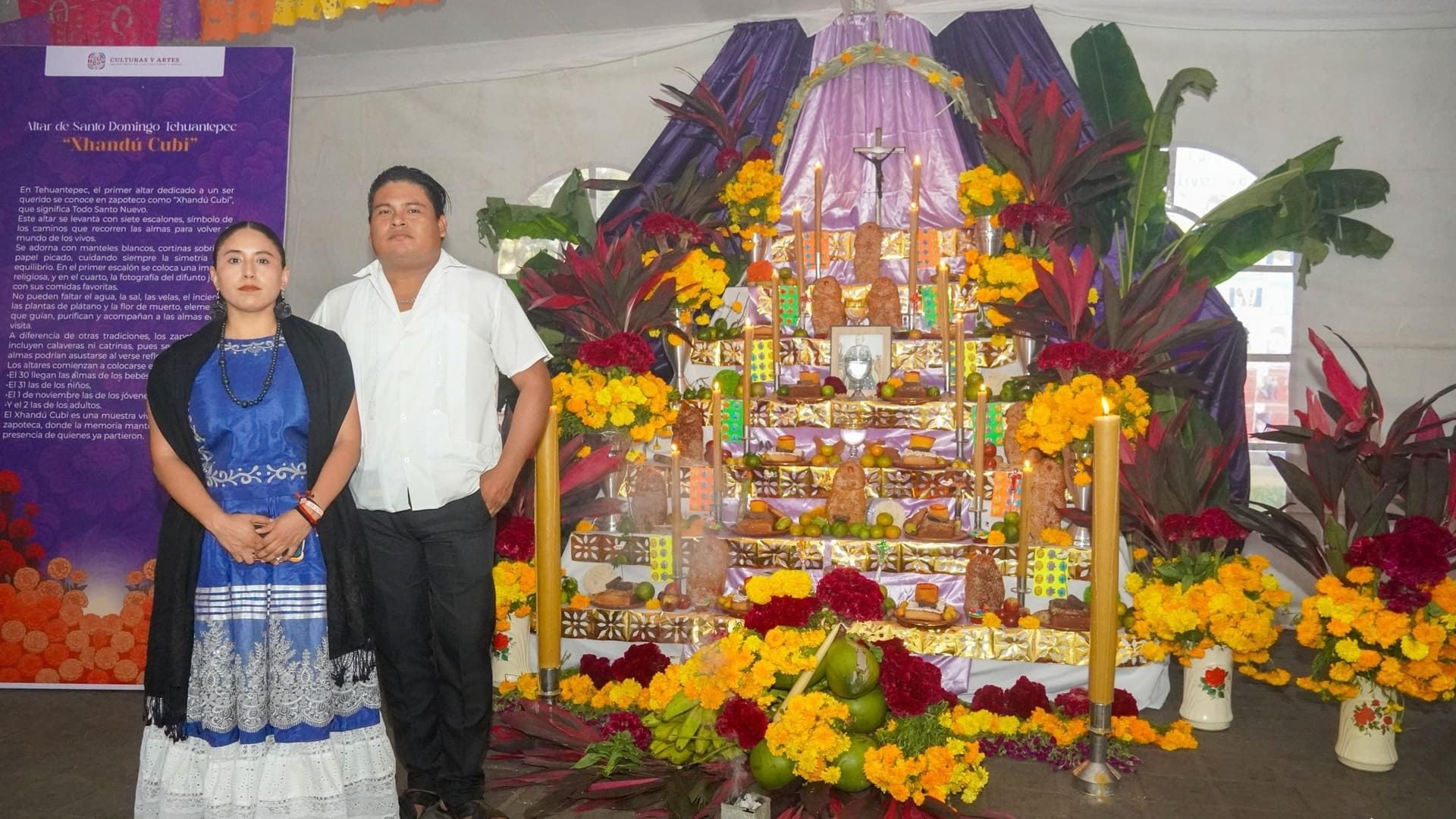 Pueblos originarios de Oaxaca honran la vida con 31 altares en el Zócalo capitalino