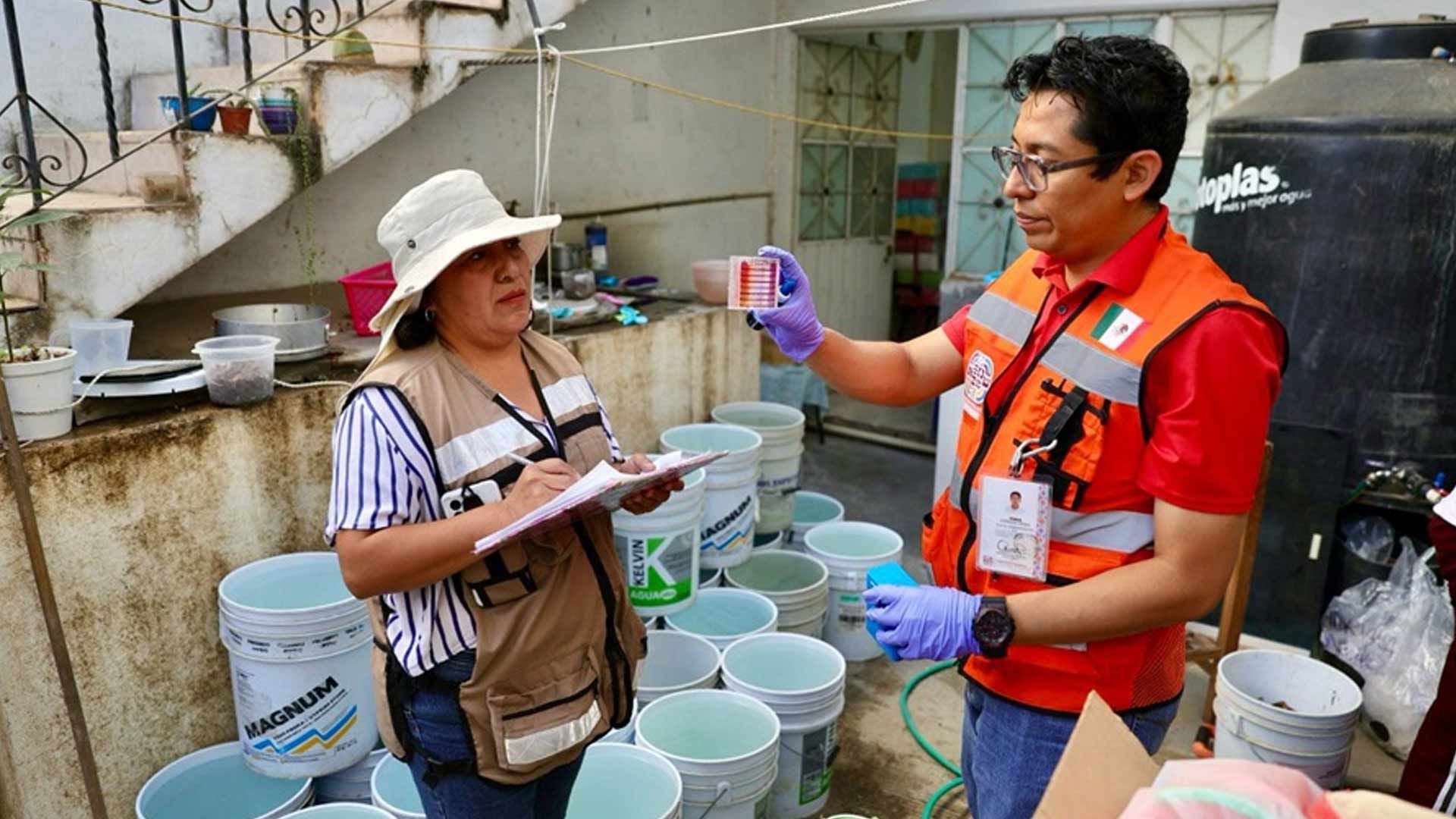 Servicios de Agua Potable y Alcantarillado verifica y toma muestras por coloración de agua potable