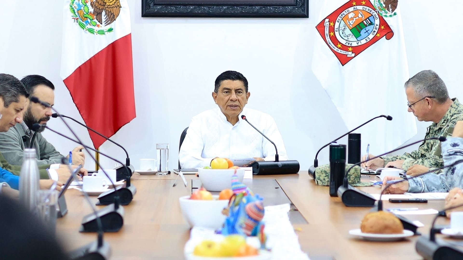 Gobernador Salomón Jara aclara: "Es falso lo del ISR y la entrega de tarjetas"