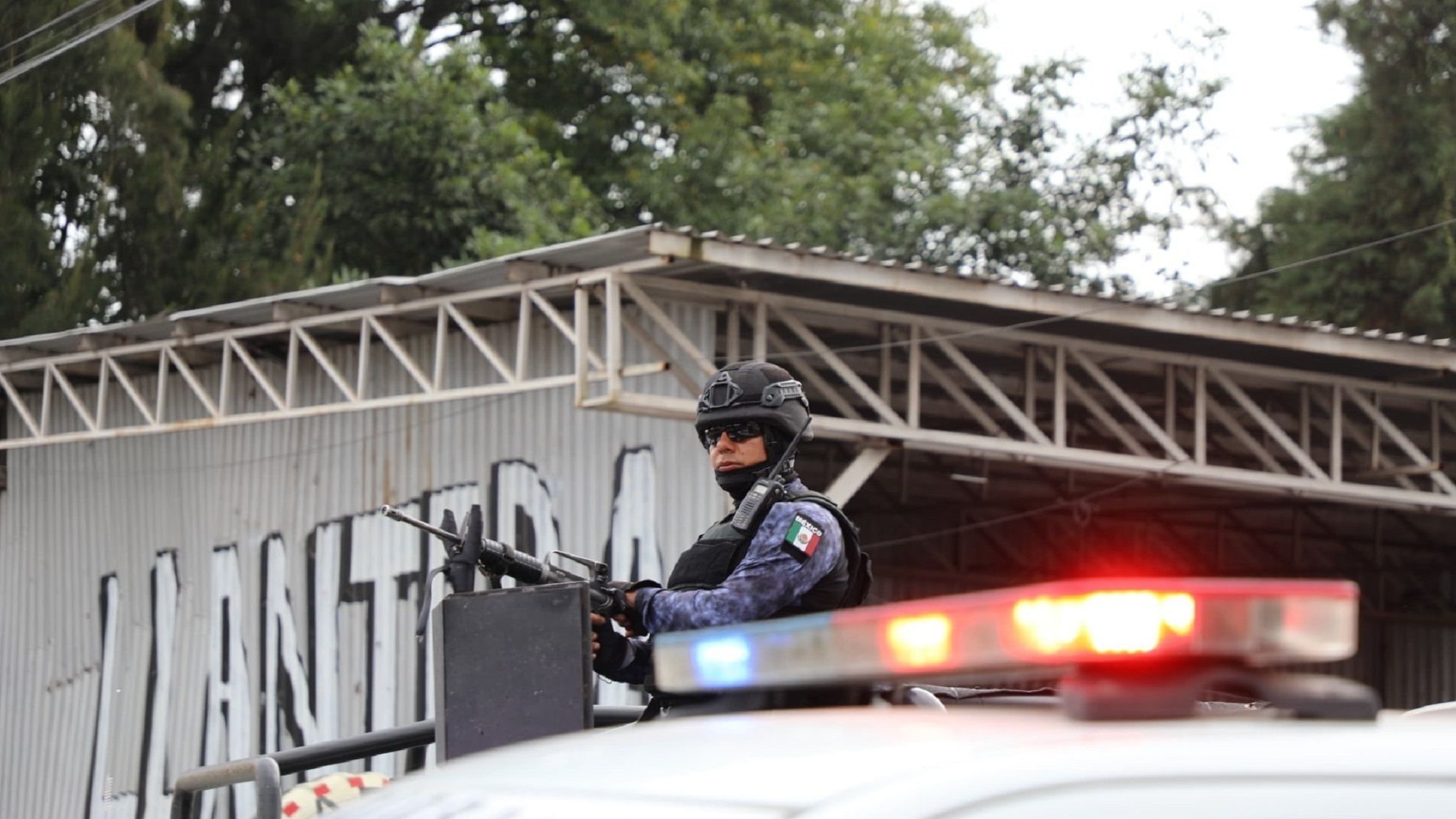 Asesinato del alcalde Carlos Manzo desata crisis en Michoacán