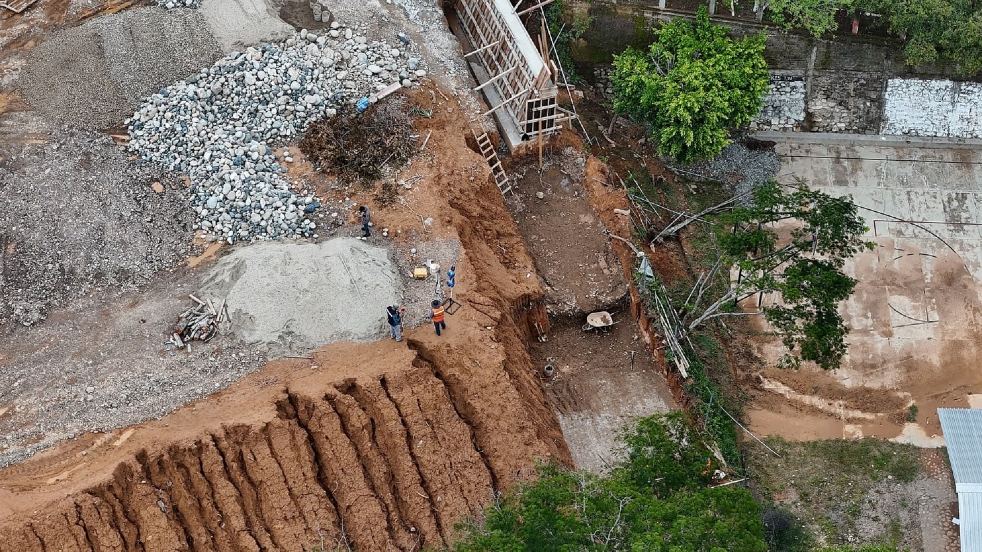 Avanza construcción de unidad deportiva en Santo Domingo Teojomulco