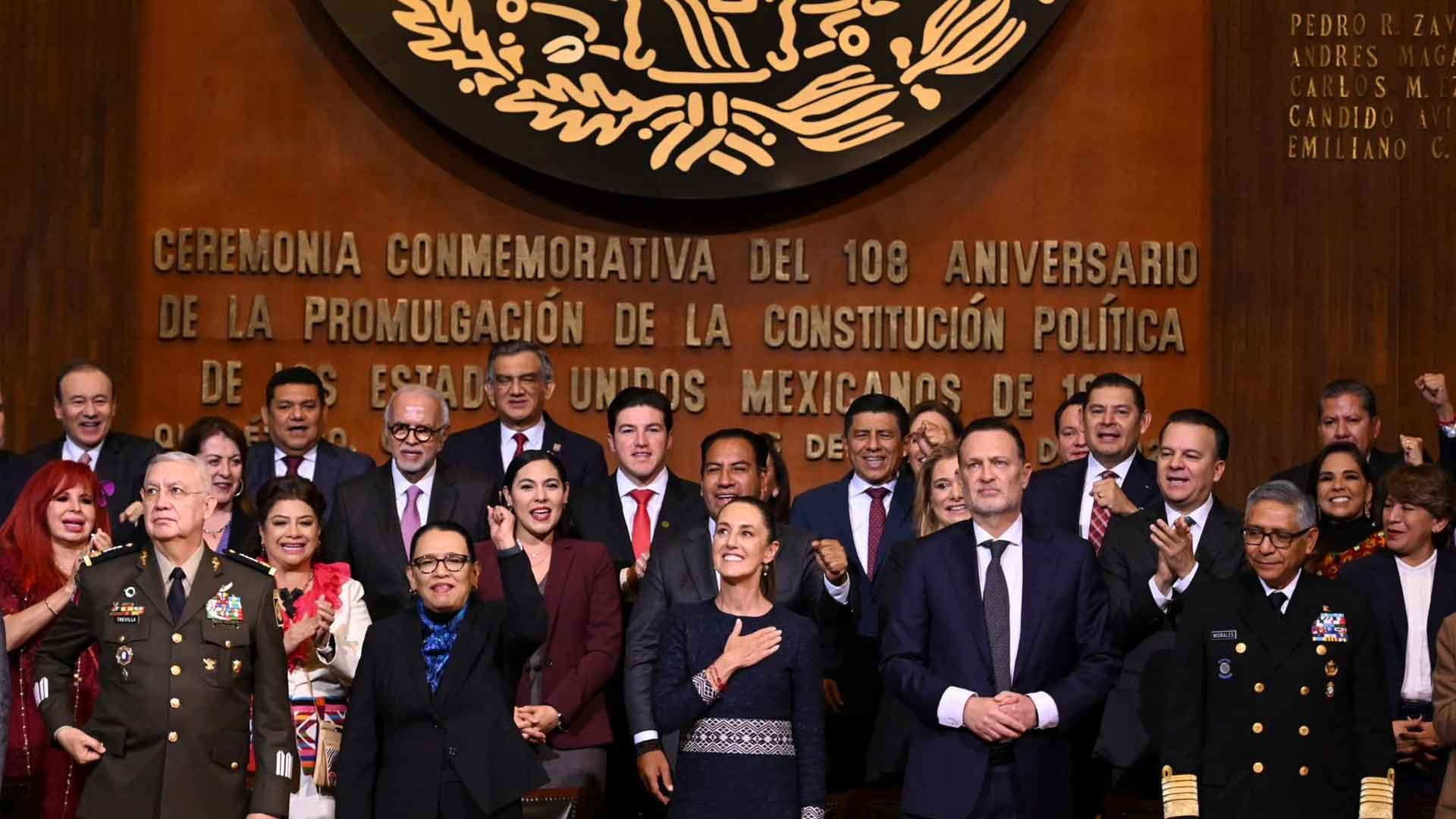 Gobernador de Oaxaca asiste a la ceremonia del 108 Aniversario de la Promulgación de la Constitución Mexicana de 1917