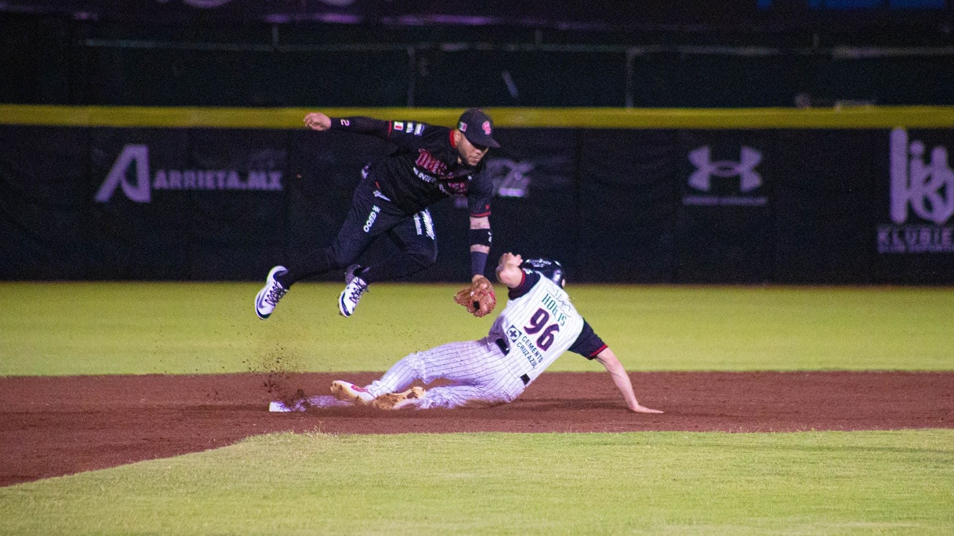 Grand Slam del rey bélico otorga la victoria a Guerreros de Oaxaca