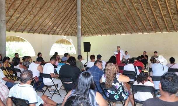 Senadora Luisa Cortés acude a Santa María Colotepec