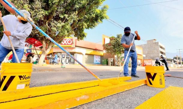 Vecinos de Eucaliptos impulsan tequio con jornada de pintura y colaboración comunitaria