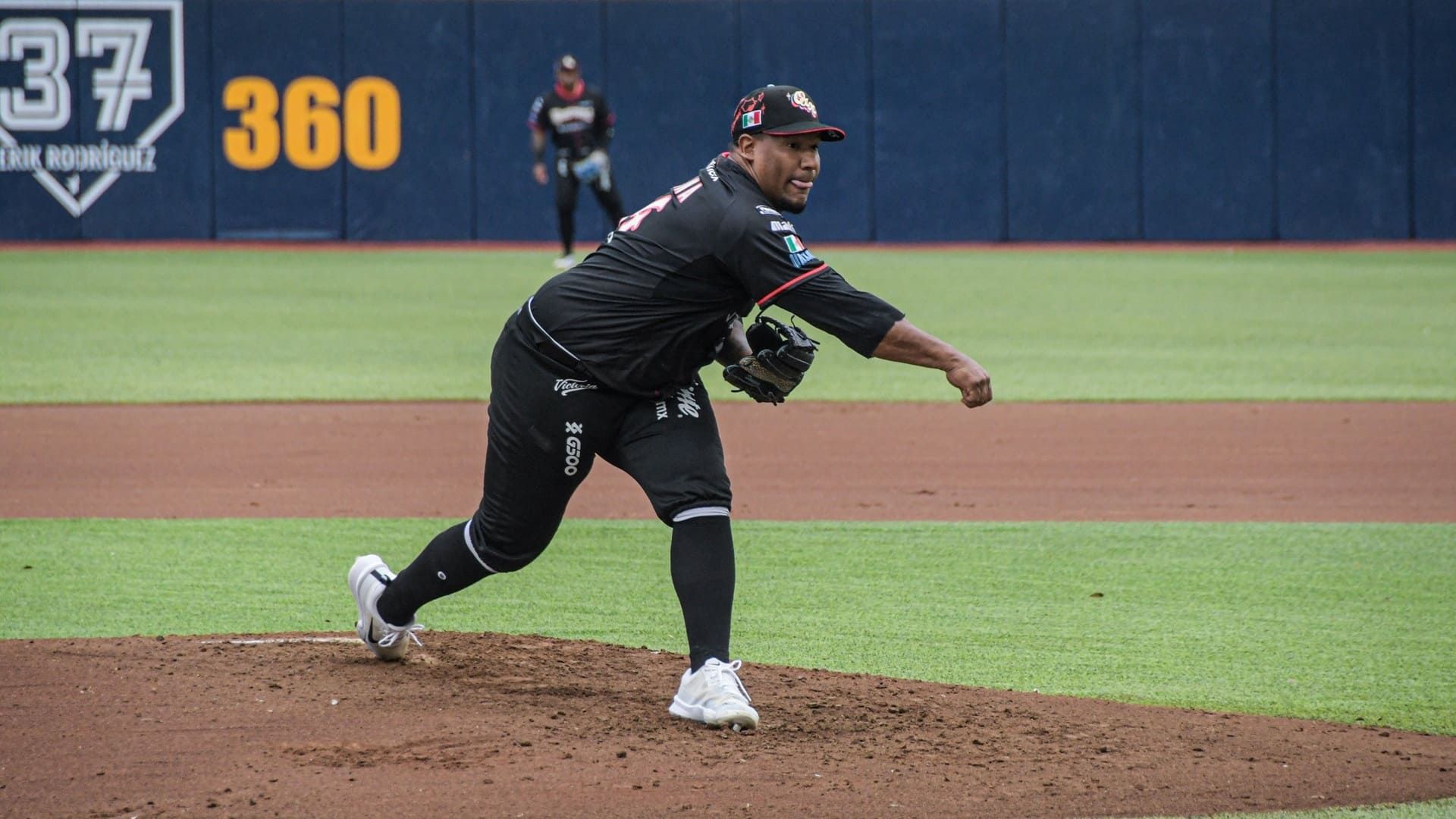 Guerreros de Oaxaca blanquea a Leones con soberbia actuación de Edwar Colina