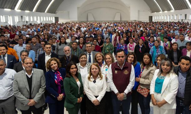 Poder Judicial en el México actual, la conferencia de Loretta Ortiz con presencia de La Cruz Azul
