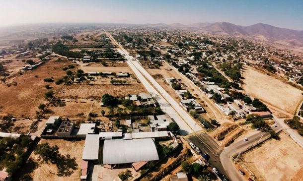 Invierte Salomón Jara 15 mdp en pavimentación de avenida Del Ferrocarril en Zimatlán de Álvarez