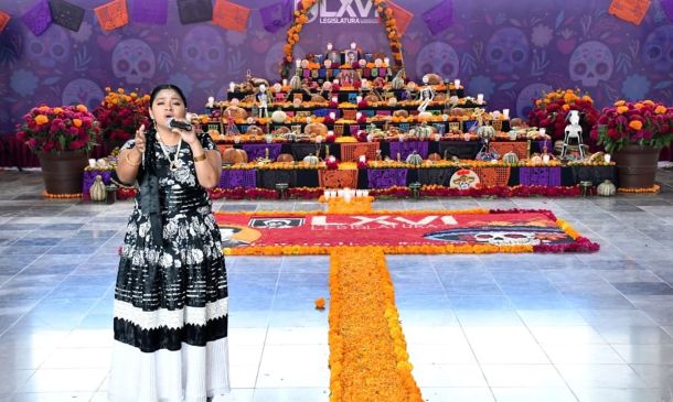 Congreso de Oaxaca instala Altar Monumental de Día de Muertos en honor a las tradiciones oaxaqueñas