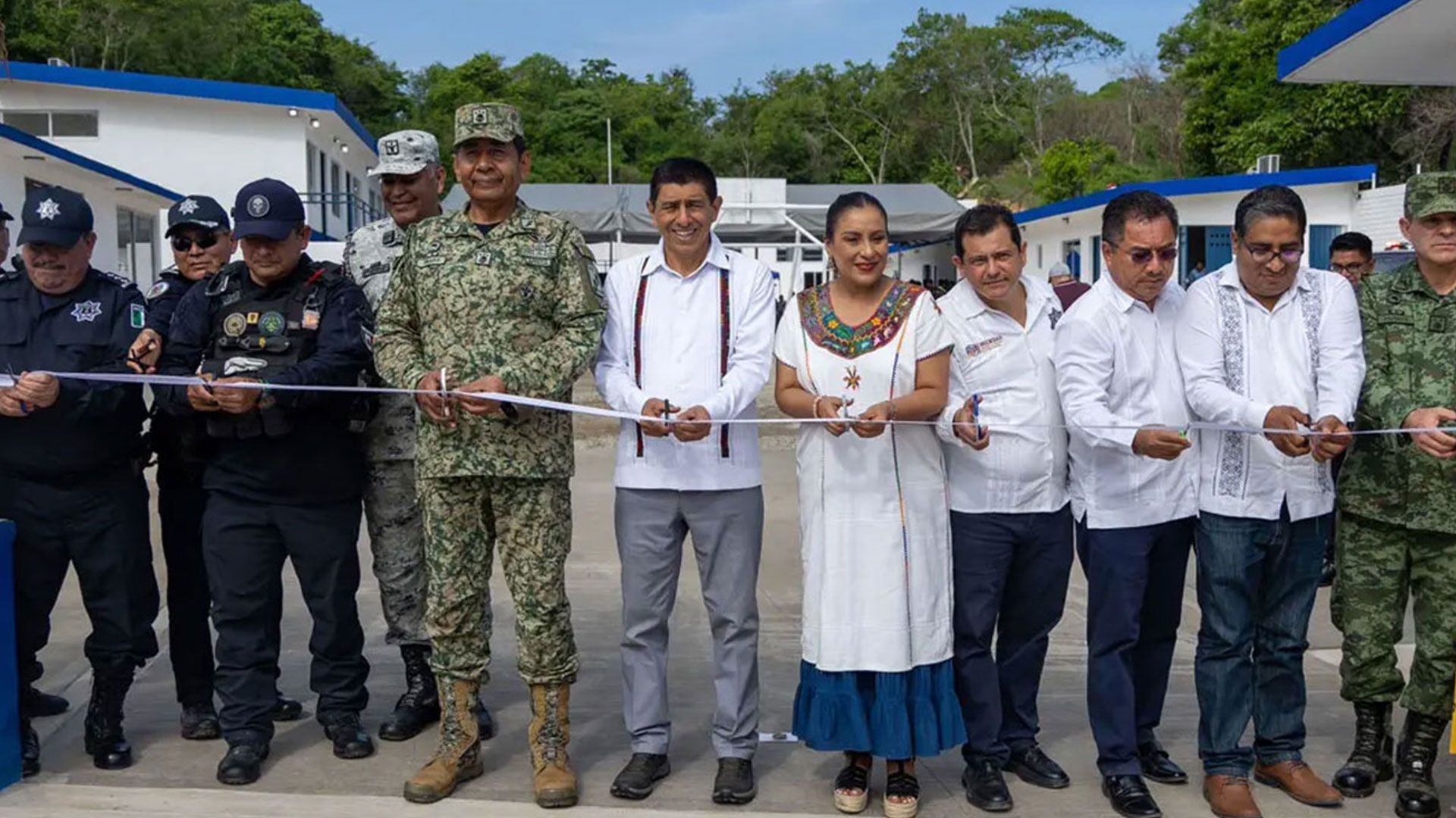 Inauguran Cuartel Regional de la Policía Estatal en Pinotepa Nacional