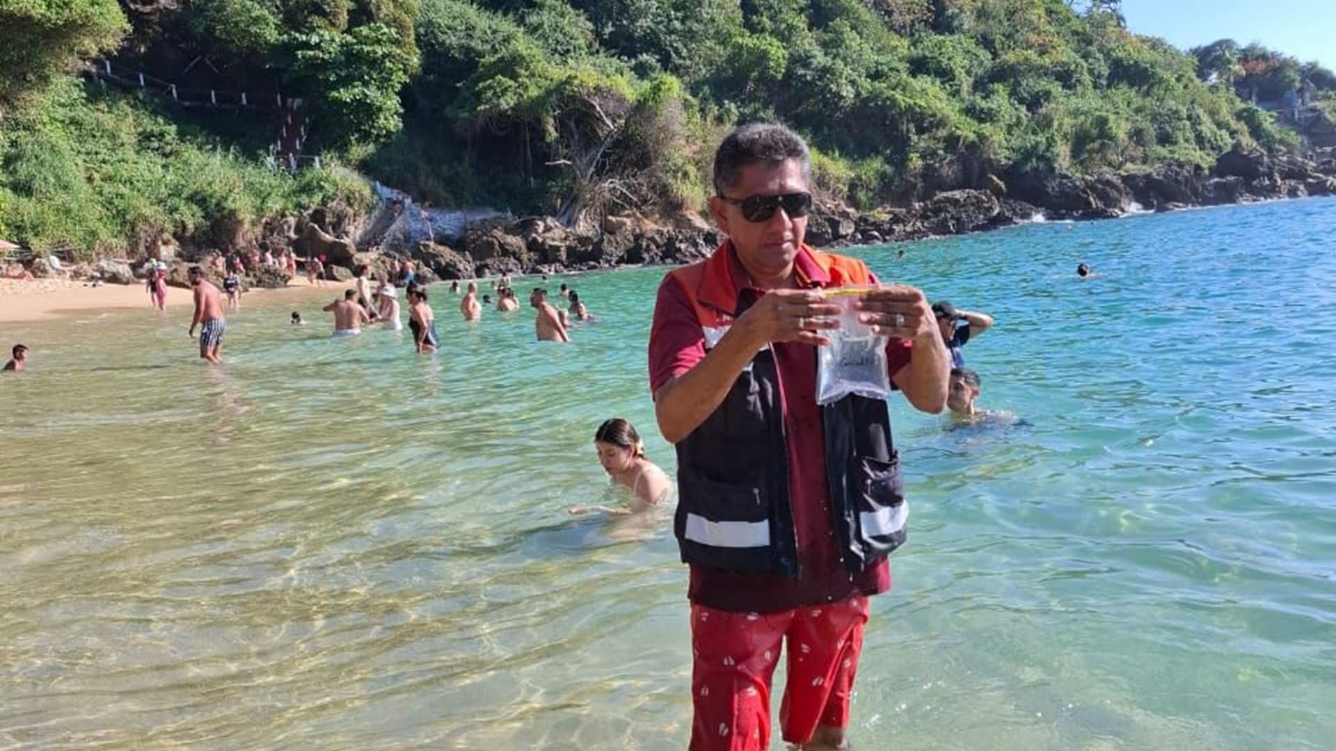 Oaxaca analiza calidad del agua en 17 playas antes del periodo vacacional