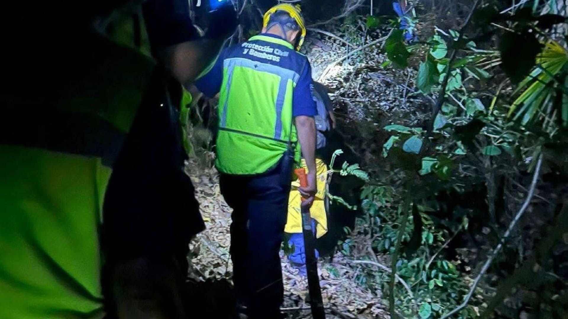Rescatan a siete brigadistas de Conafor en la Costa de Oaxaca