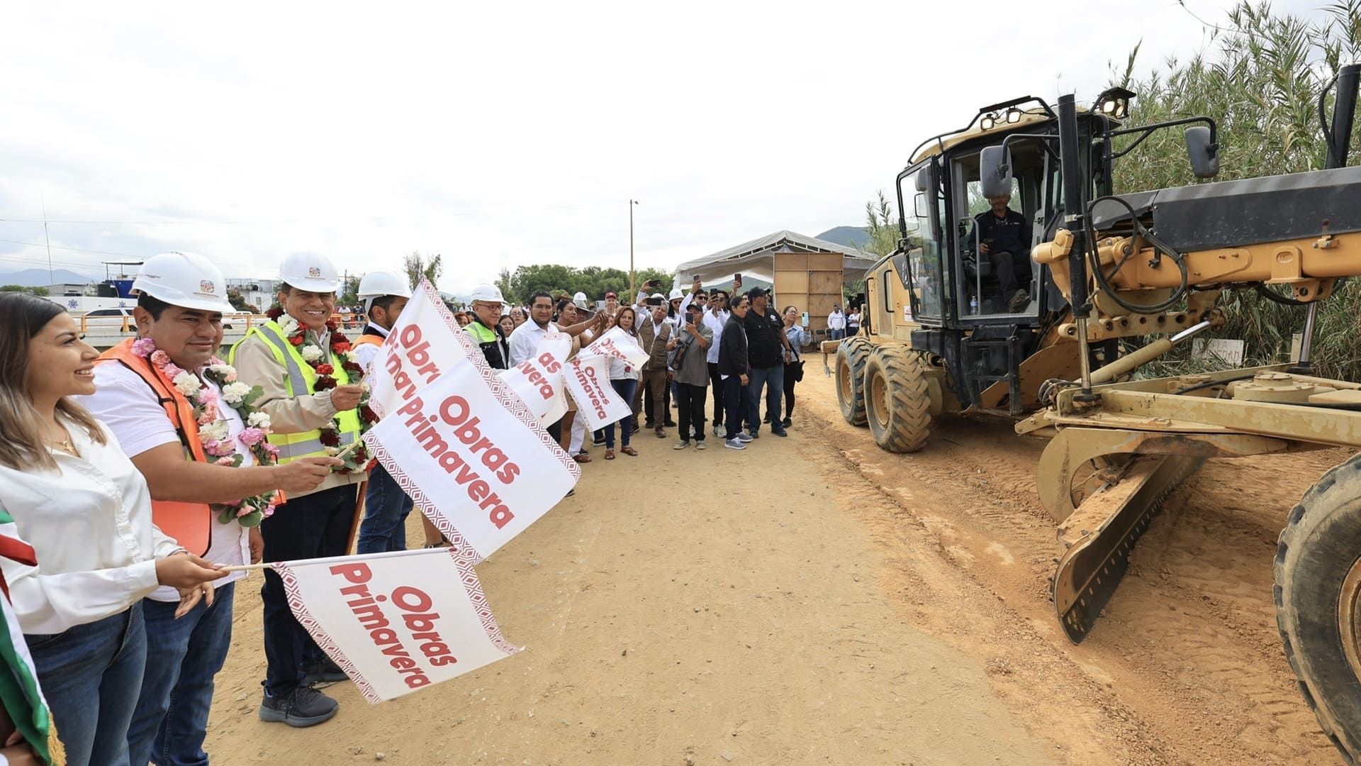 Arranca obra de pavimentado de avenida Río Salado en Santa Cruz Amilpas