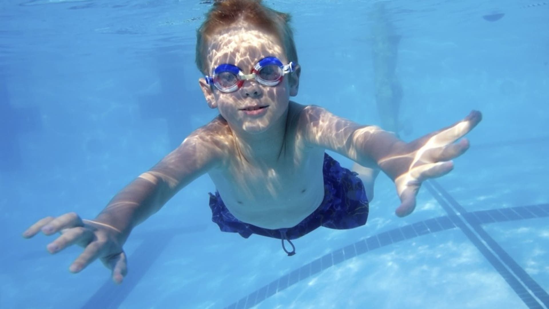 El juego en el agua: beneficios en los niños con autismo