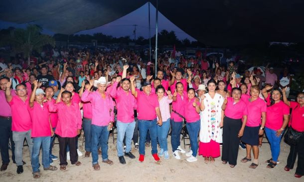 Arranca campaña Román Valencia en Santa María Colotepec con multitudinaria caravana y mitin