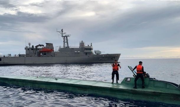 Marina asegura semisumergible con droga en Guerrero