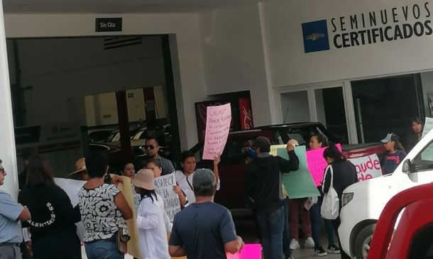 Decenas de clientes de Chevrolet Oaxaca denuncian presunto fraude