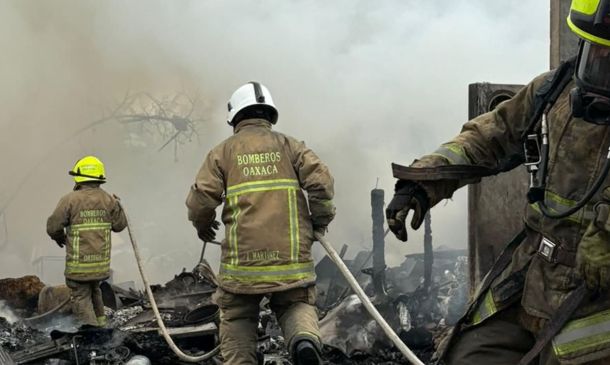 Se incendia basurero clandestino en San Francisco Lachigoló