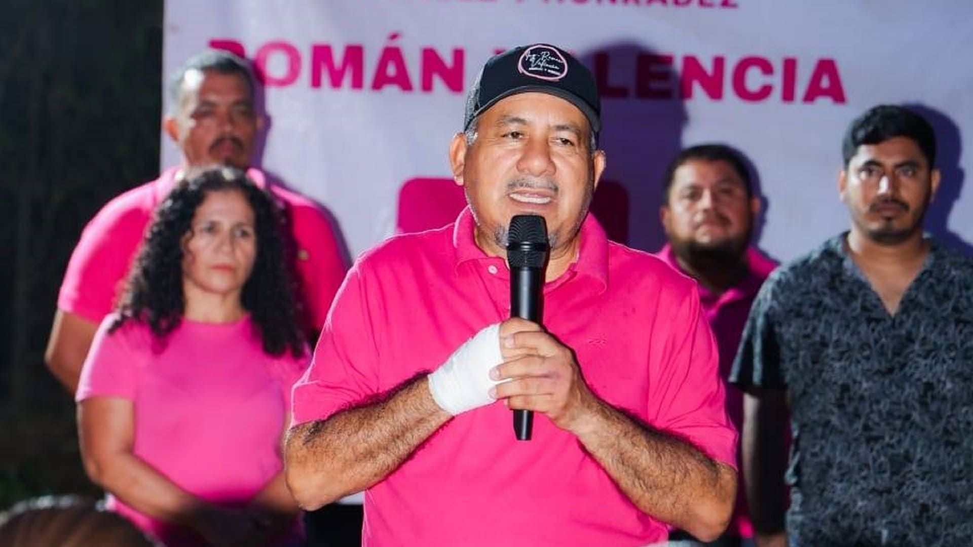 Escuchar a la gente nos motiva a redoblar esfuerzos: Román Valencia