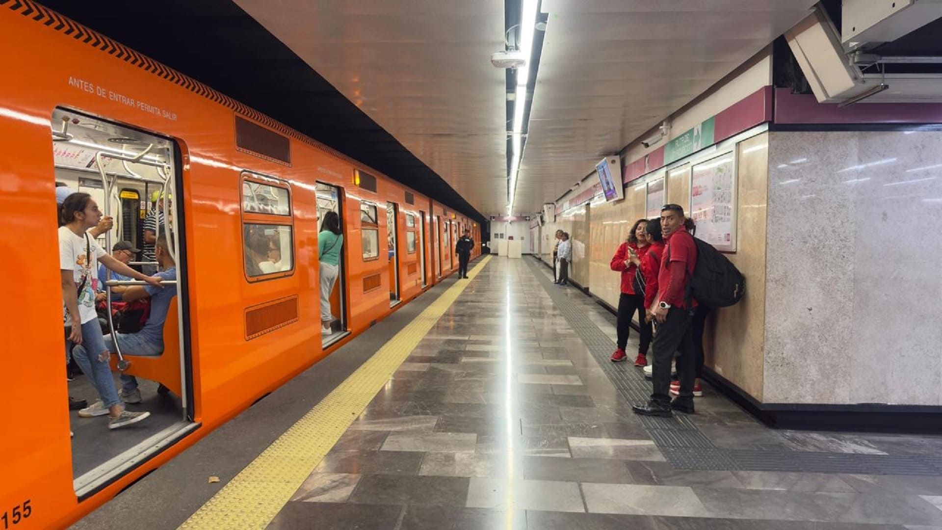¿Vas de Oaxaca a CDMX? Alerta por pinchazos en el Metro: ¡Evita ser víctima de robo!