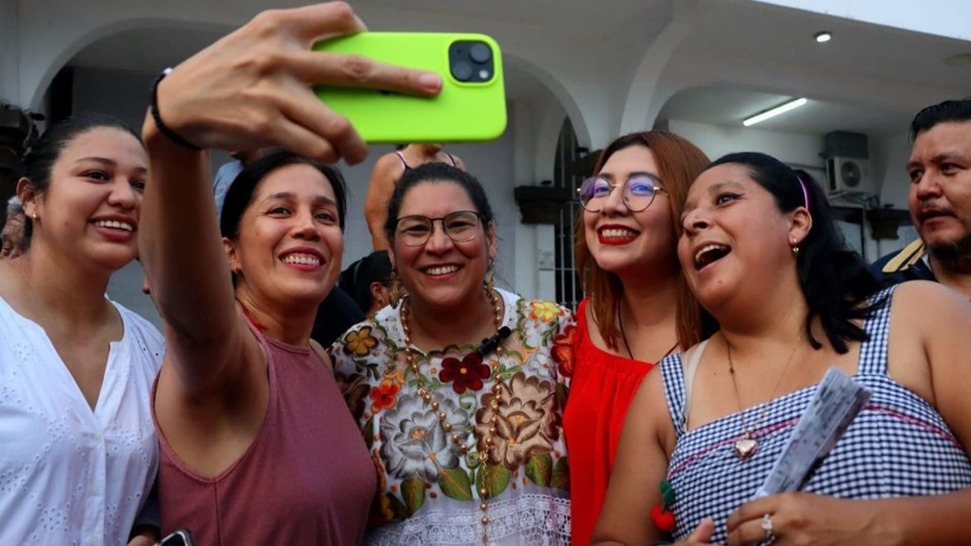 Lenia Batres propone traducir al zapoteco ley sobre violencia contra las mujeres en Oaxaca