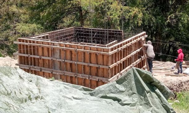 Avanza la rehabilitación del sistema de agua potable en San Miguel Tlacotepec