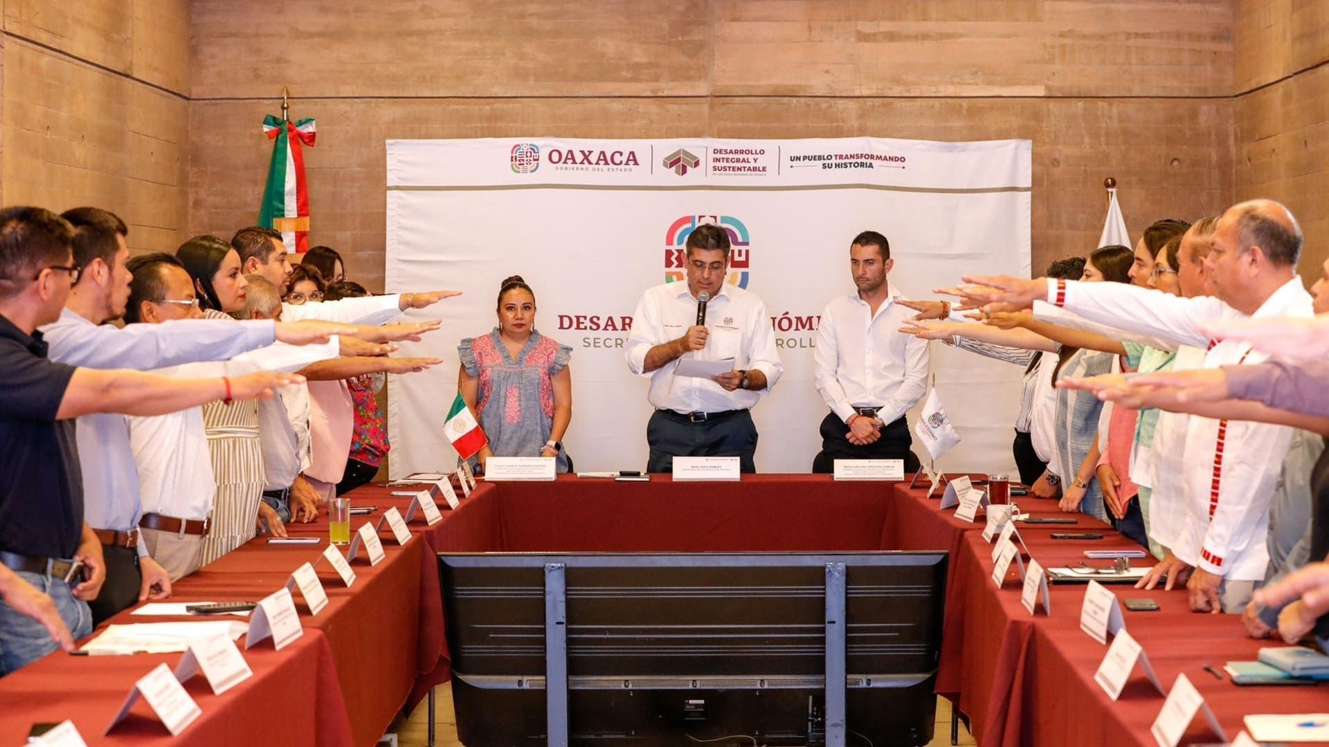 Ruiz Robles destaca instalación de Consejo Regional de Fomento del Desarrollo Económico Sierras-Valles Centrales