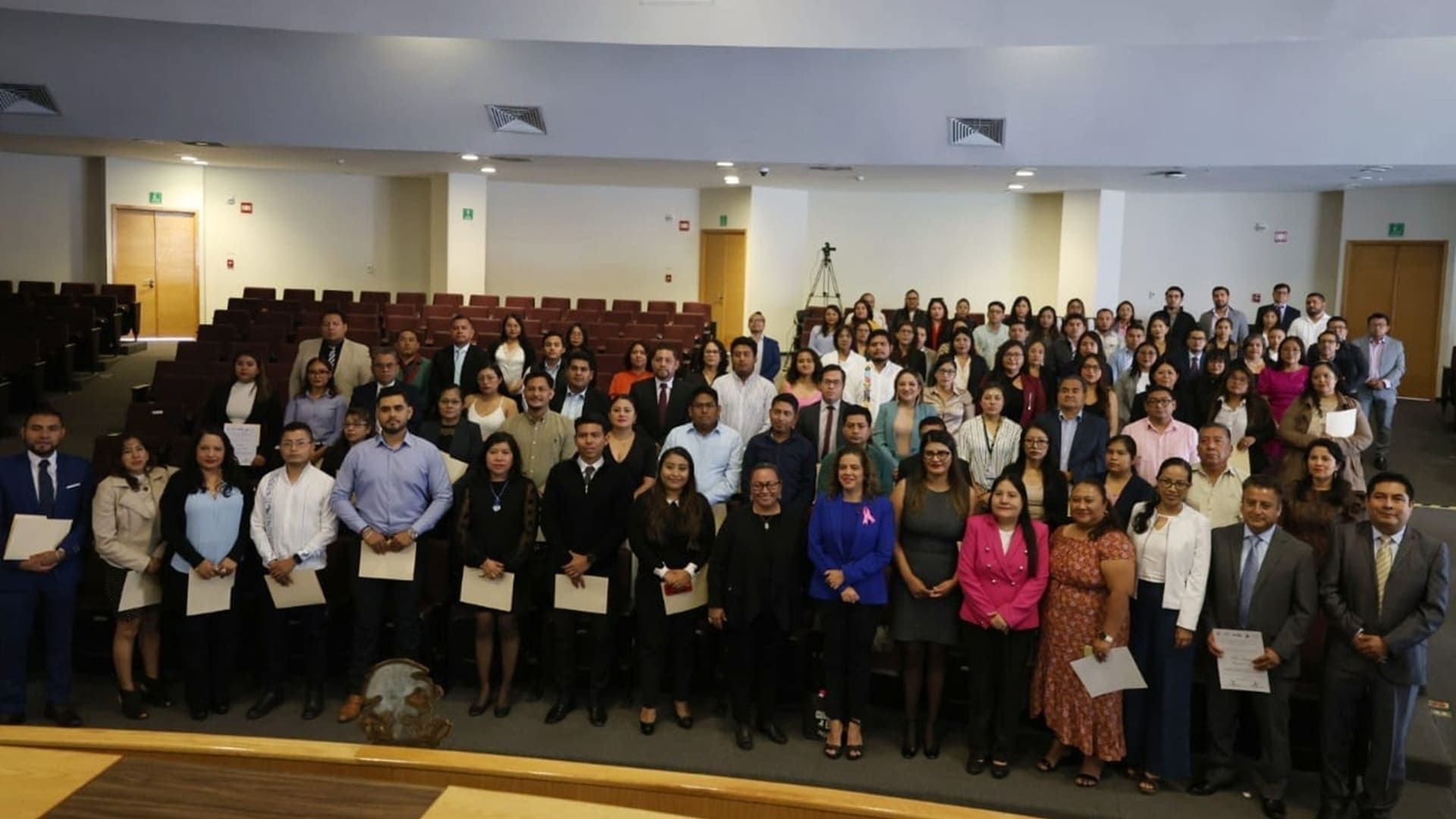 PJEO entregó reconocimientos a fiscales y ministerios públicos por concluir capacitación