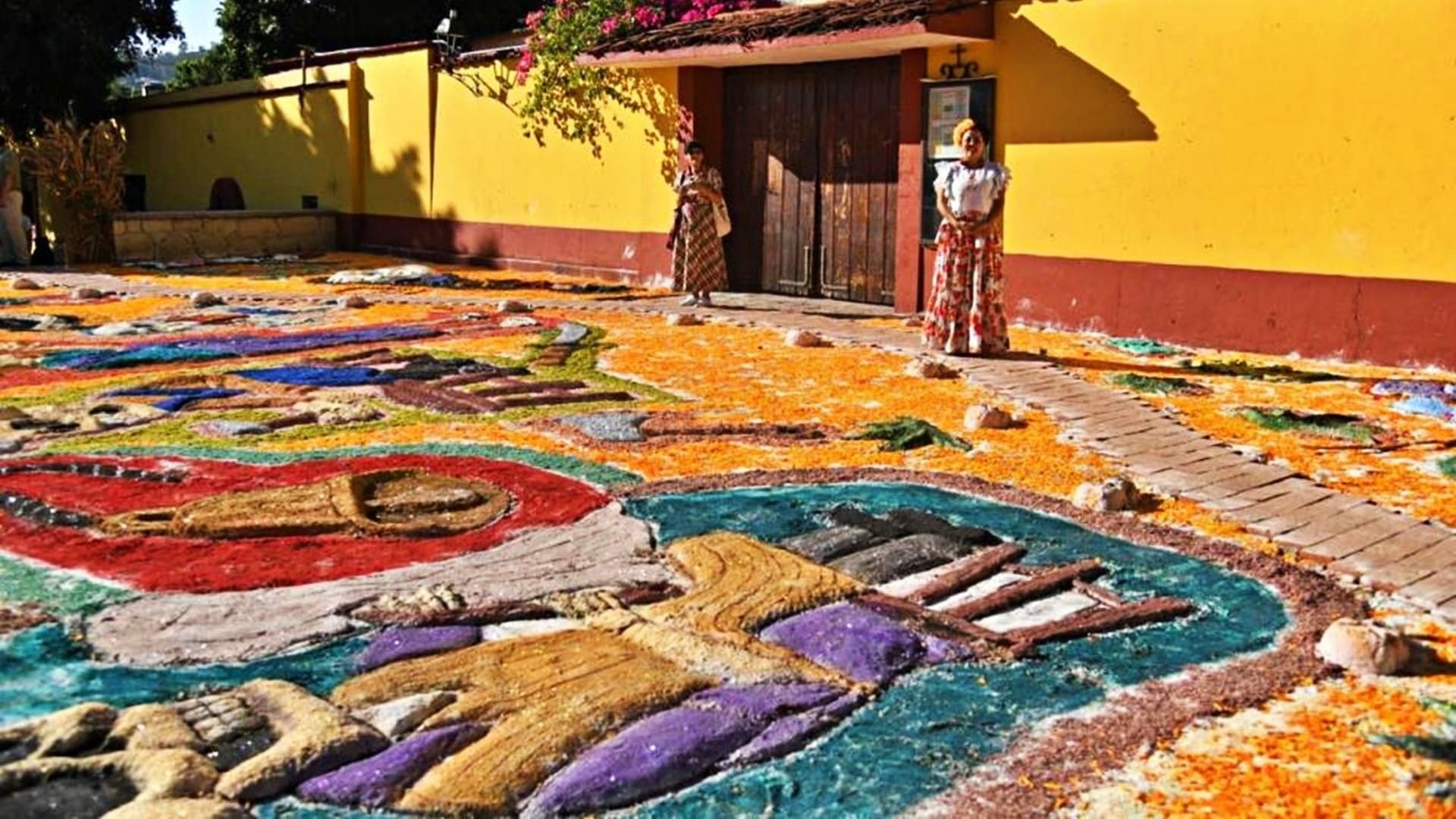 Jalatlaco, el Barrio Mágico de Oaxaca, sorprende con un tapete artesanal de 250 metros